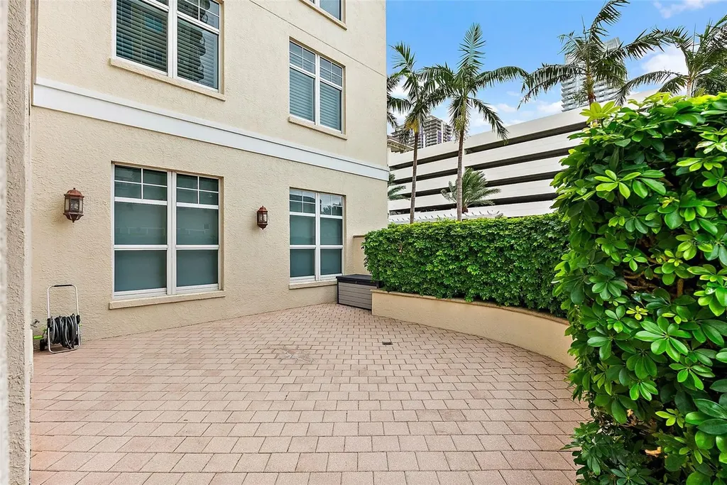 100 Beach Drive NE St Petersburg FL 33701