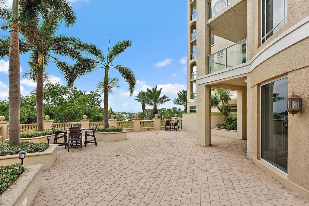 100 Beach Drive NE St Petersburg FL 33701