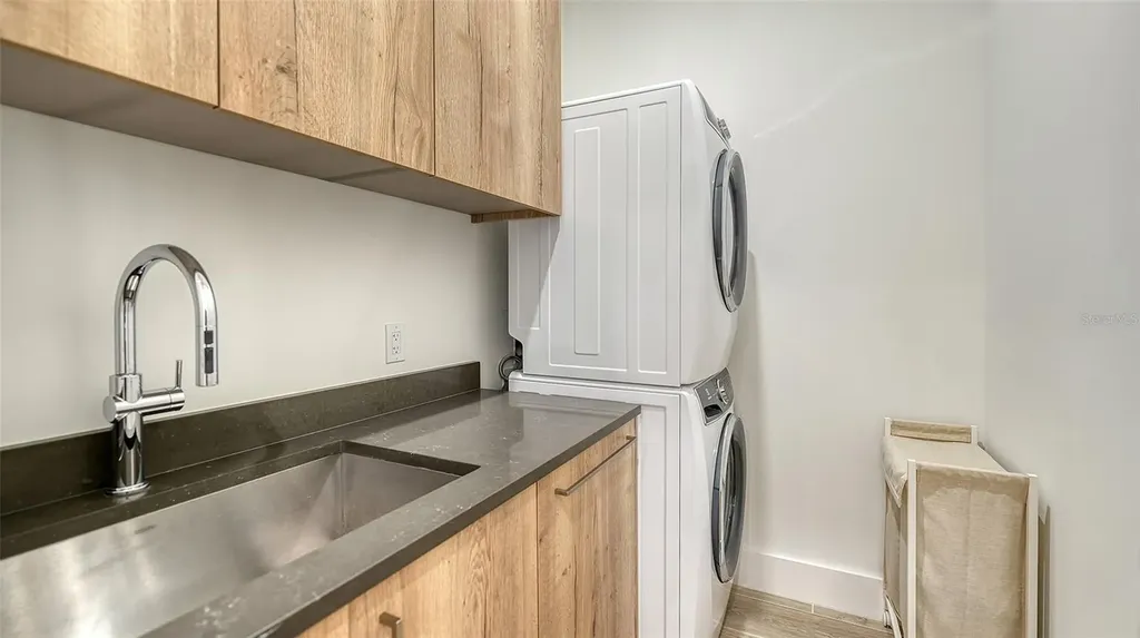 33 S Palm Avenue Sarasota FL 34236