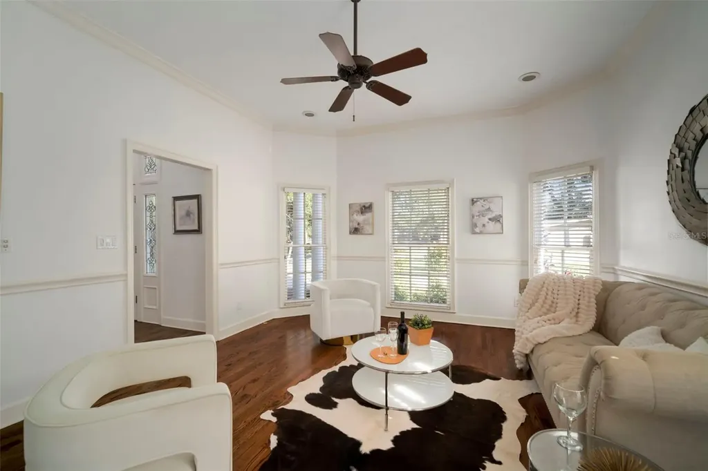 4318 W Azeele Street Tampa FL 33609