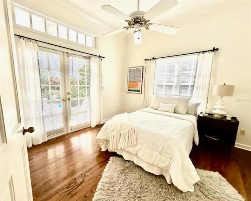 4318 W Azeele Street Tampa FL 33609