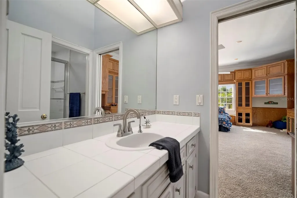 4318 W Azeele Street Tampa FL 33609