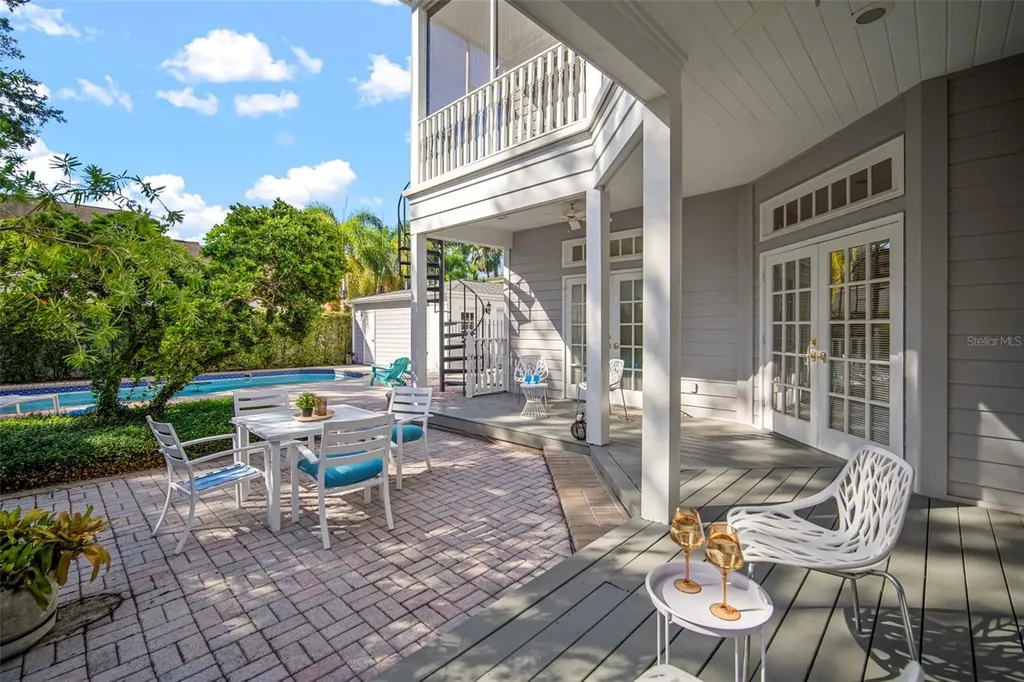 4318 W Azeele Street Tampa FL 33609
