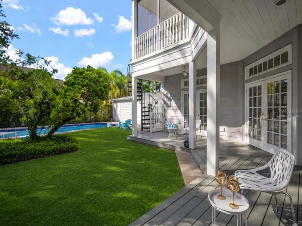 4318 W Azeele Street Tampa FL 33609