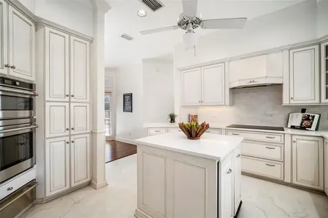 4318 W Azeele Street Tampa FL 33609