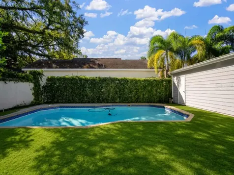 4318 W Azeele Street Tampa FL 33609