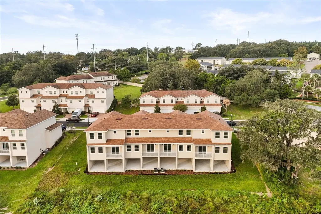 935 Lakefront Village Drive Clermont FL 34711