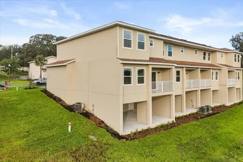 935 Lakefront Village Drive Clermont FL 34711