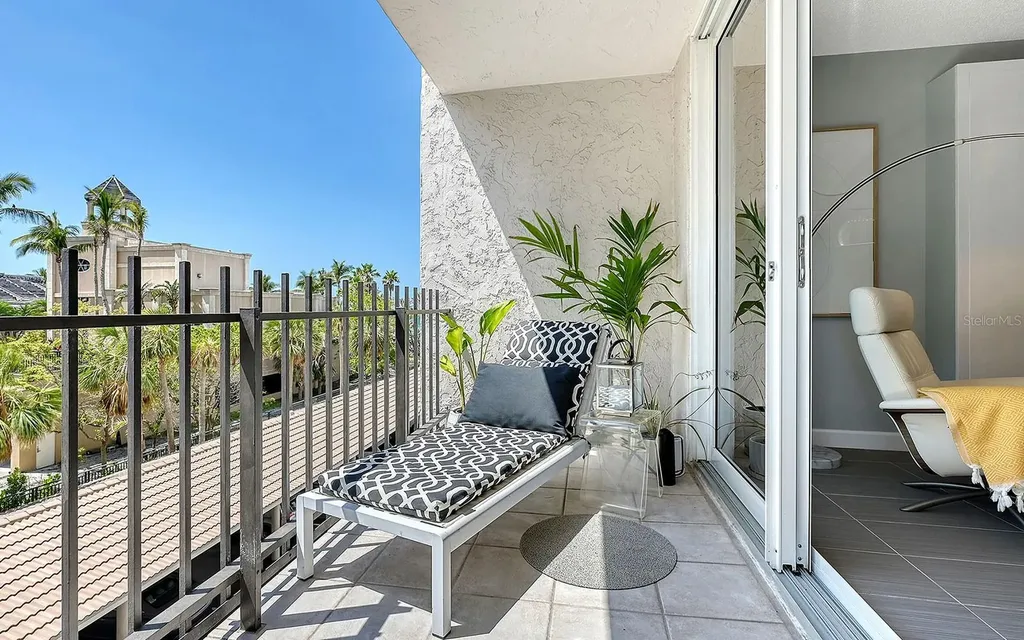 1212 Benjamin Franklin Drive Sarasota FL 34236