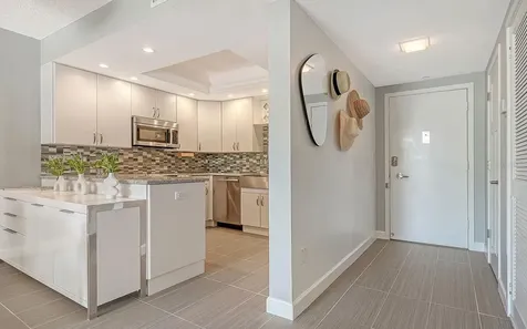1212 Benjamin Franklin Drive Sarasota FL 34236