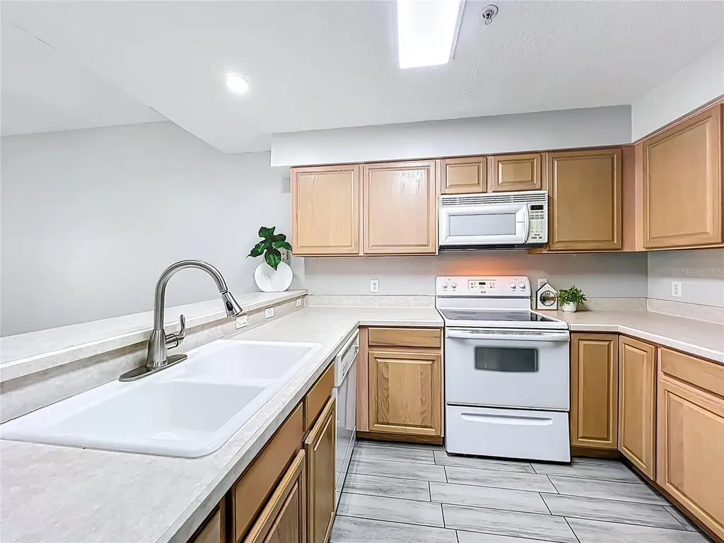 671 Sandy Neck Lane Altamonte Springs FL 32714