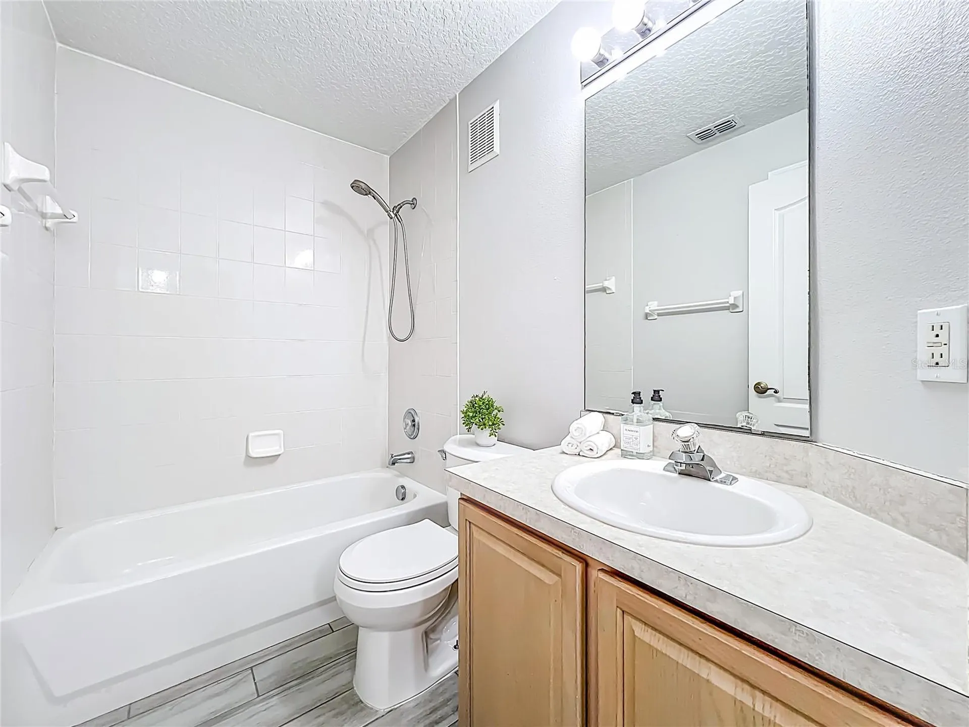 671 Sandy Neck Lane Altamonte Springs FL 32714