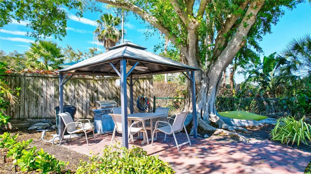6140 Midnight Pass Road Sarasota FL 34242