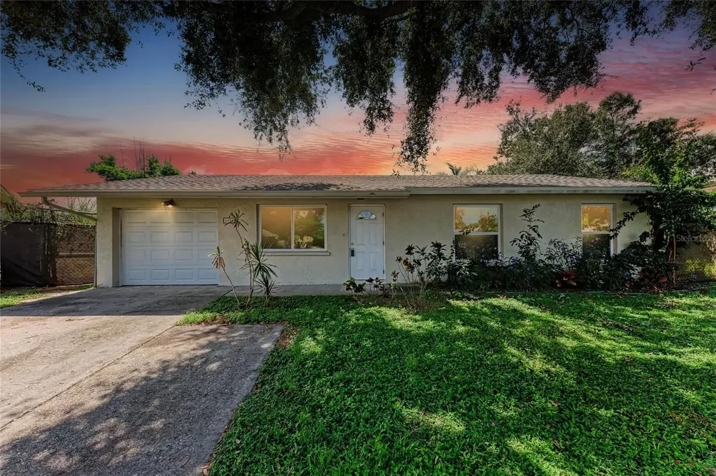 6520 3rd Avenue NE Bradenton FL 34208