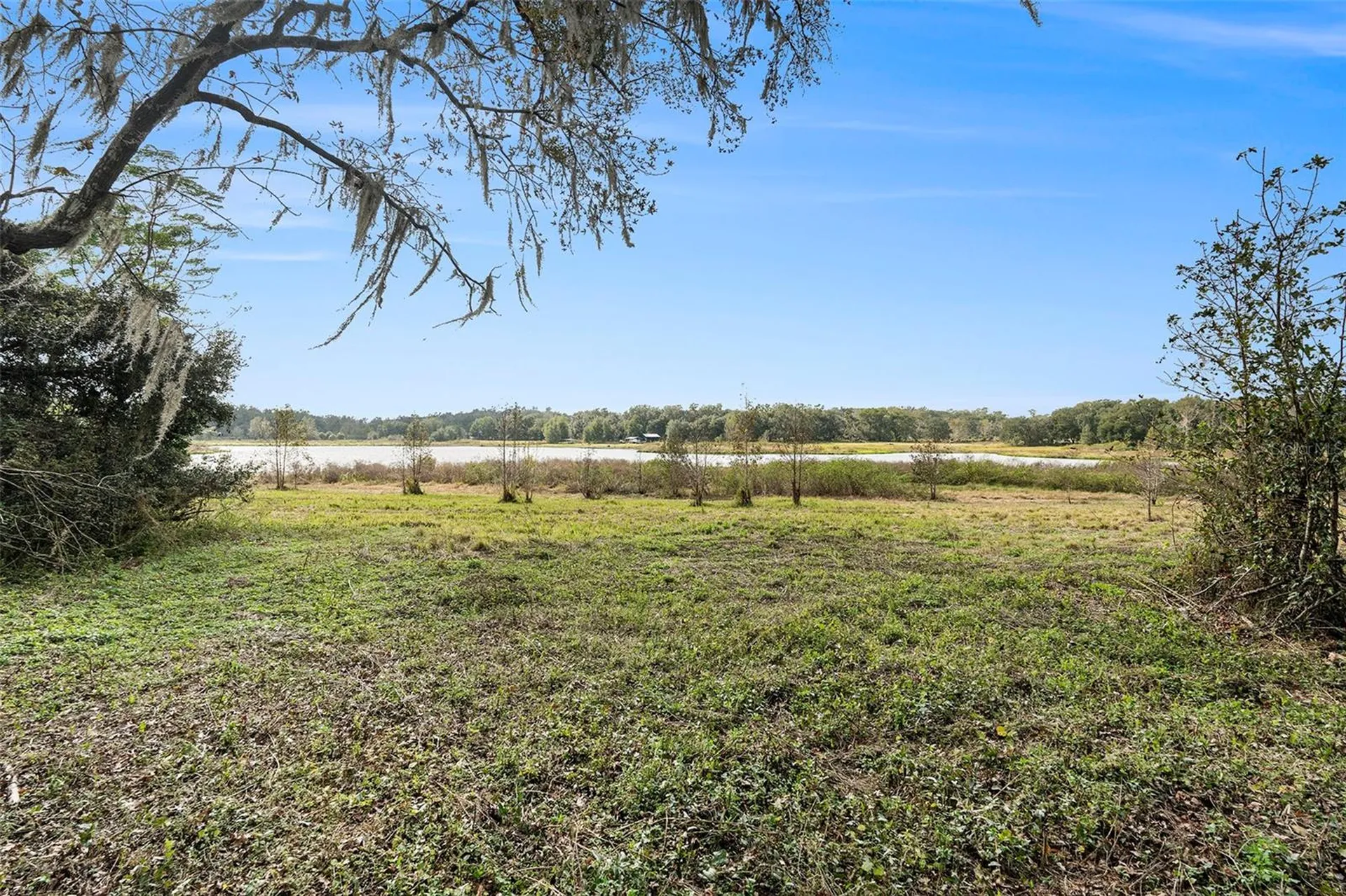 0 19-24-21-0000-00600-0010 Dade City FL 33526
