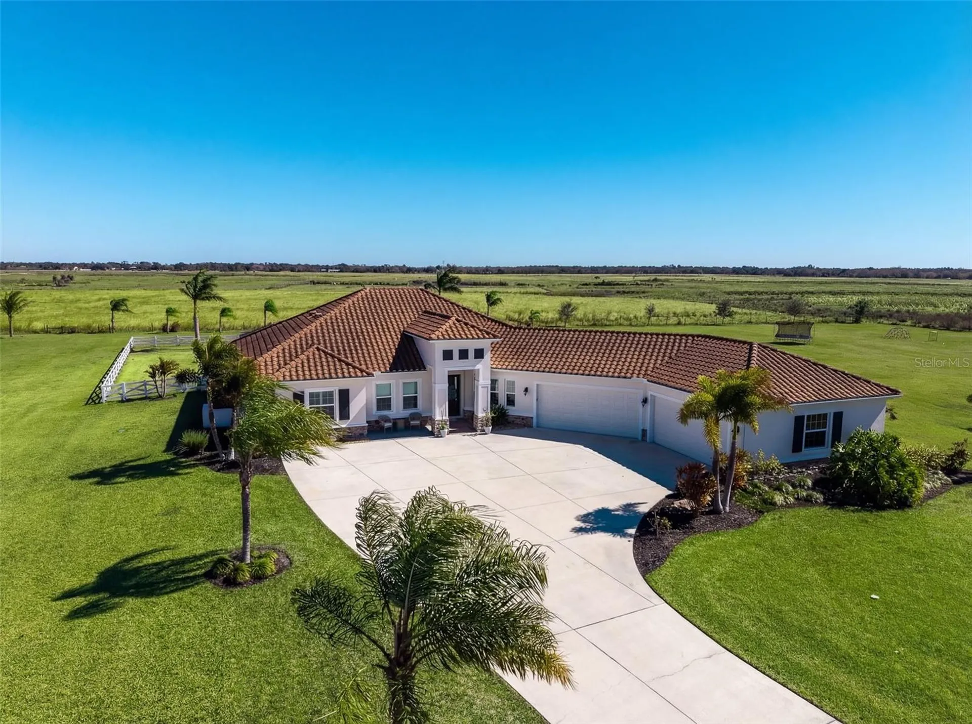 Sarasota FL, 3487 Recurve Circle