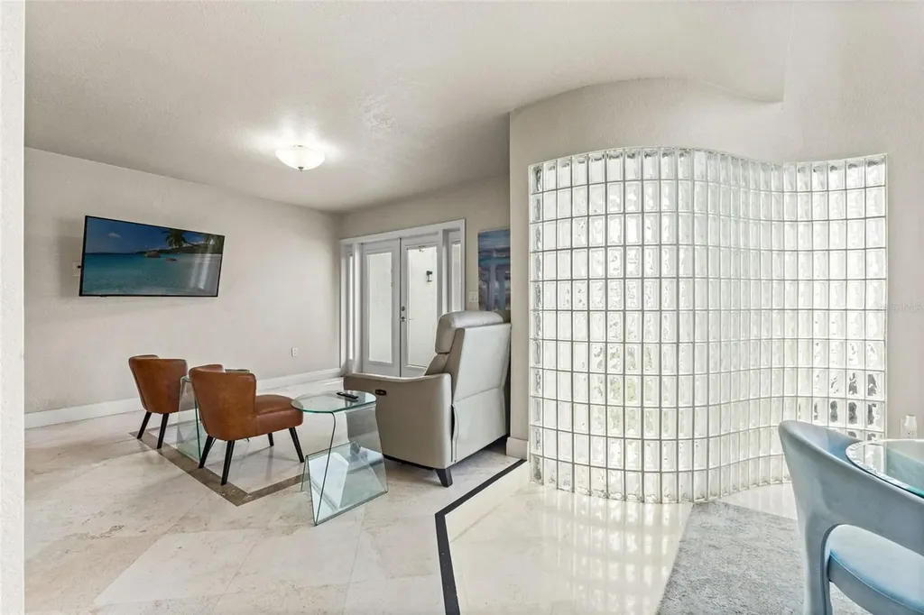 4522 W North B Street Tampa FL 33609