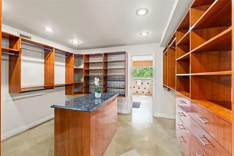 4522 W North B Street Tampa FL 33609