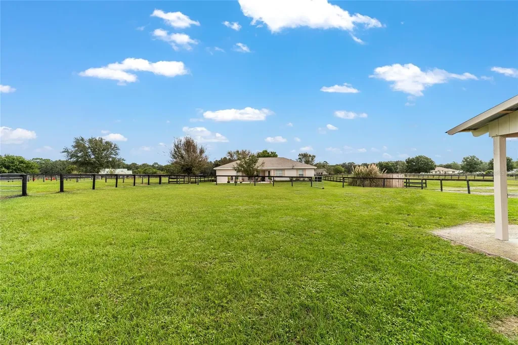 19630 SE 15th Place Morriston FL 32668