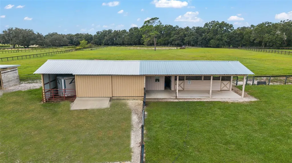 19630 SE 15th Place Morriston FL 32668