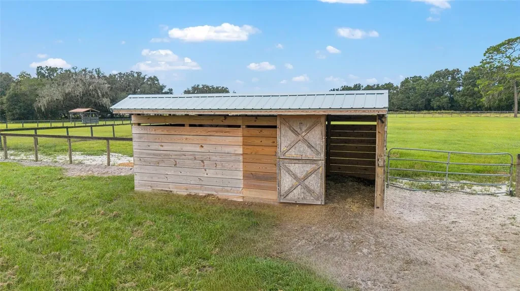 19630 SE 15th Place Morriston FL 32668