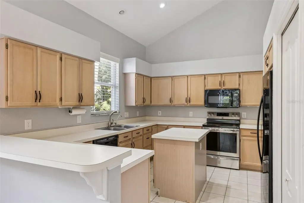 1000 N Lake Claire Circle Oviedo FL 32765