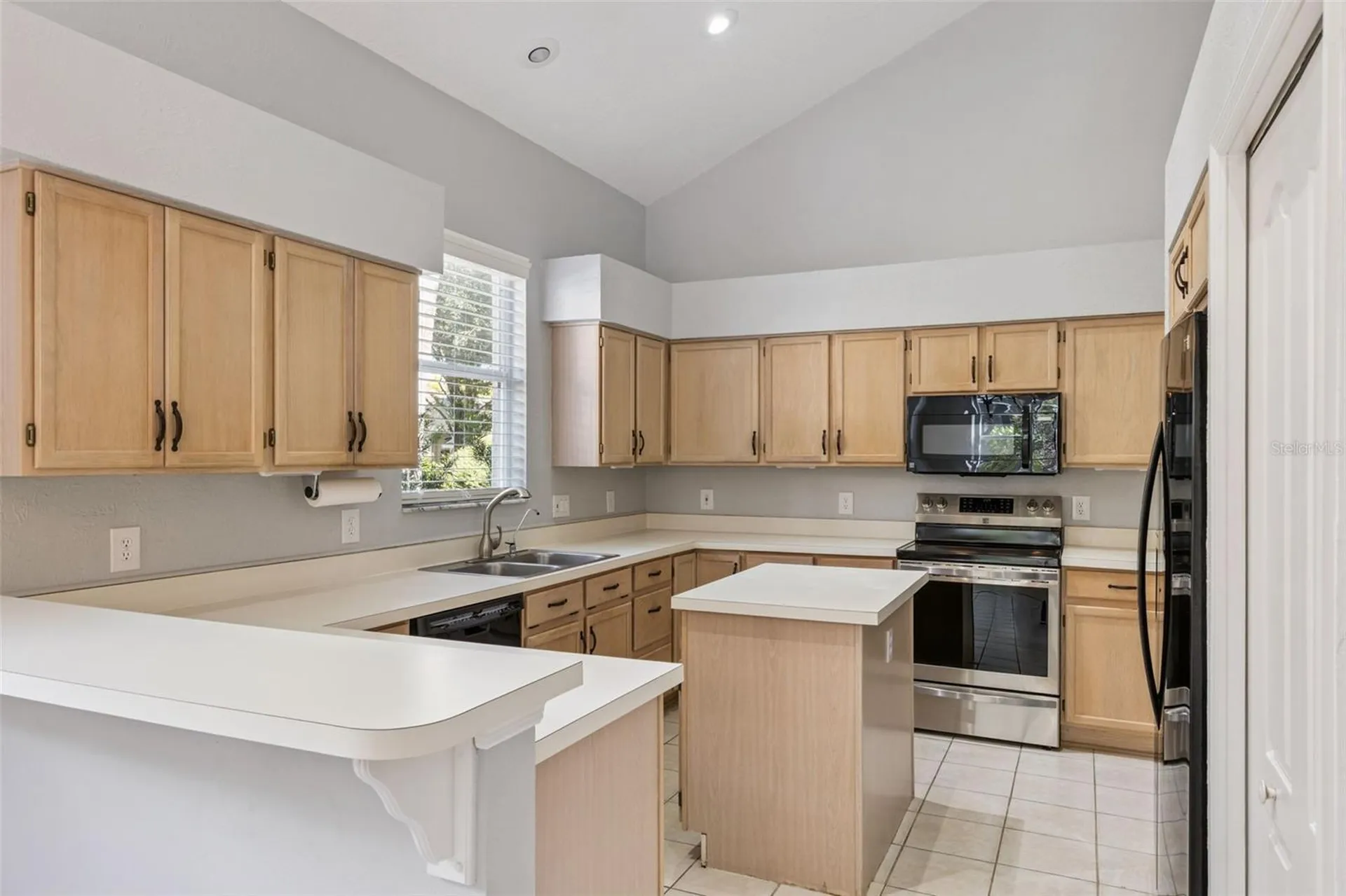 1000 N Lake Claire Circle Oviedo FL 32765