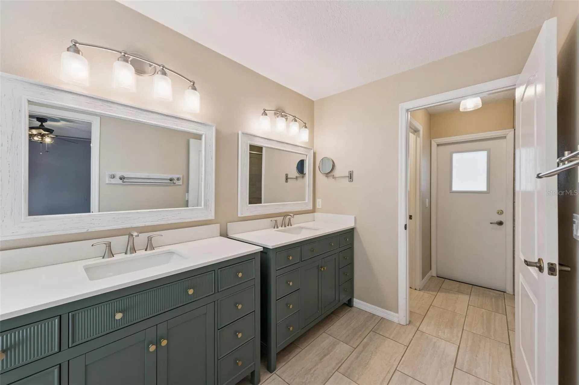 1000 N Lake Claire Circle Oviedo FL 32765