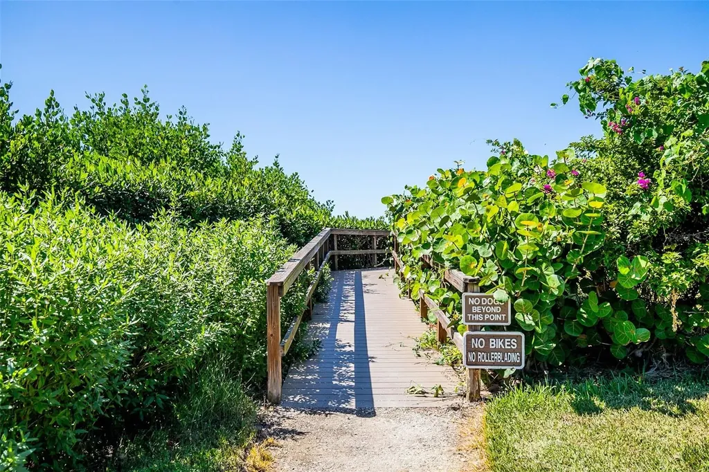 1508 Pelican Cove Road Sarasota FL 34231