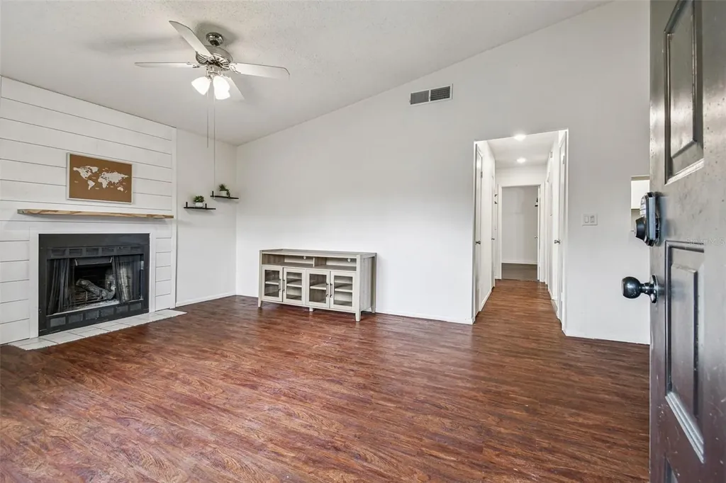 4013 Dream Oak Place Tampa FL 33613