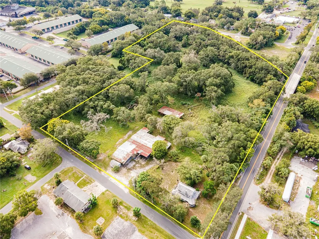 610 S Highland Street Mount Dora FL 32757