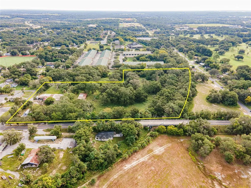 610 S Highland Street Mount Dora FL 32757