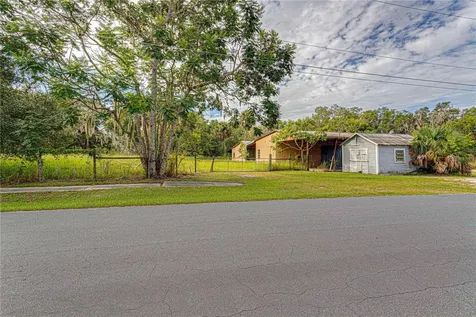 610 S Highland Street Mount Dora FL 32757