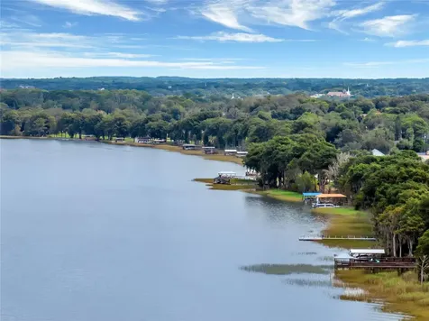 610 S Highland Street Mount Dora FL 32757