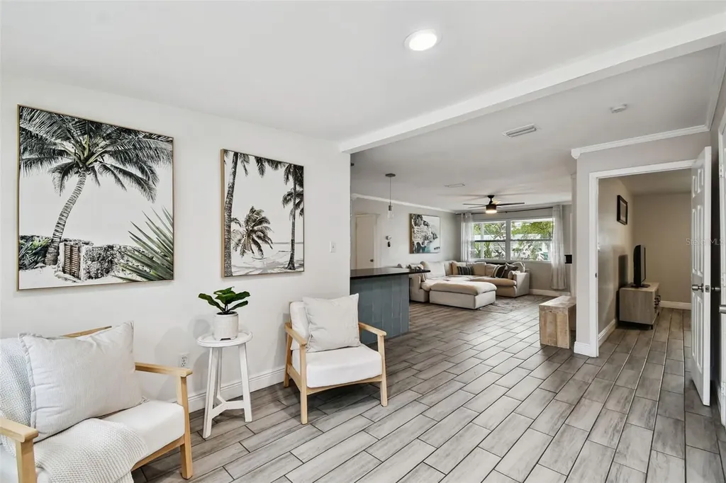 4722 W Bay Avenue Tampa FL 33616