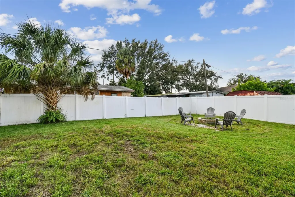 4722 W Bay Avenue Tampa FL 33616