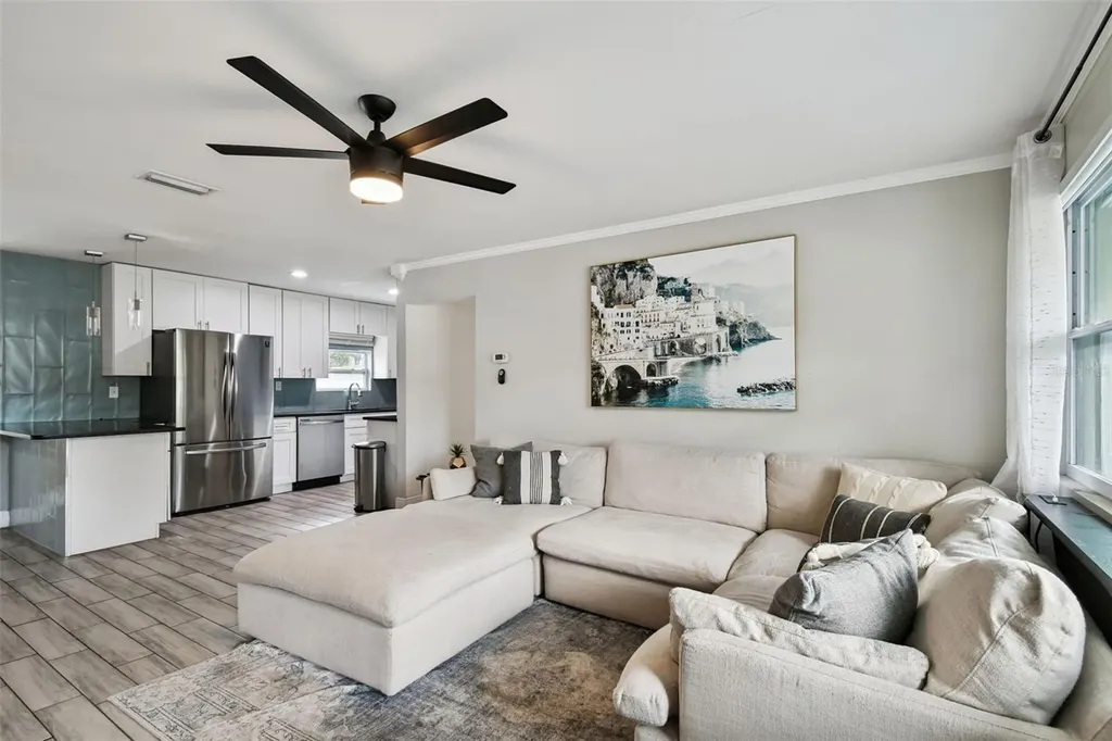 4722 W Bay Avenue Tampa FL 33616