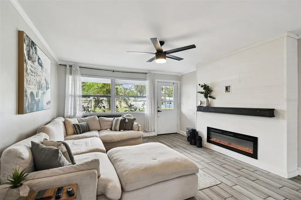 4722 W Bay Avenue Tampa FL 33616