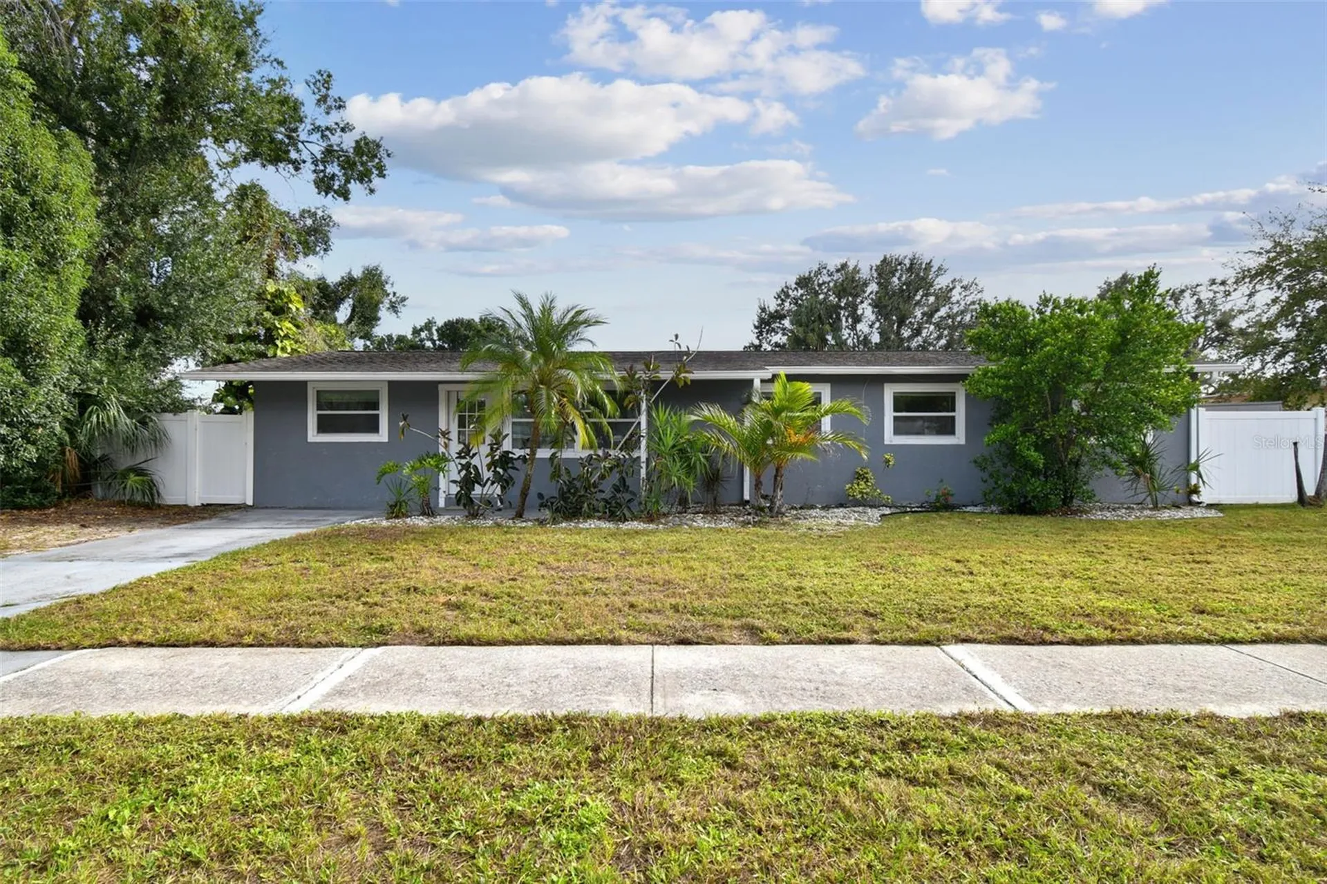 4722 W Bay Avenue Tampa FL 33616