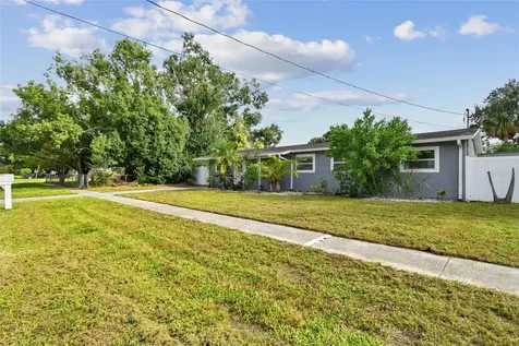 4722 W Bay Avenue Tampa FL 33616