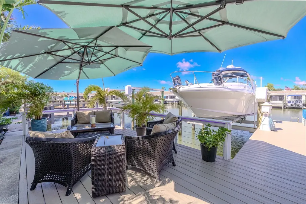 345 Boca Ciega Point Boulevard St Petersburg FL 33708