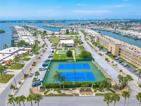 345 Boca Ciega Point Boulevard St Petersburg FL 33708