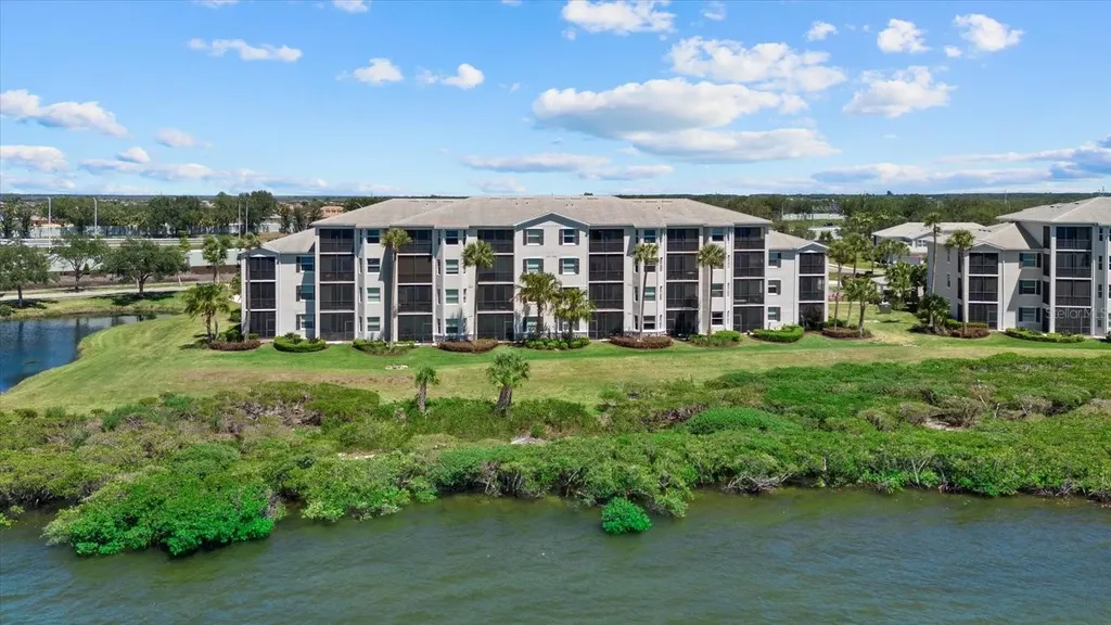 1030 Tidewater Shores Loop Bradenton FL 34208