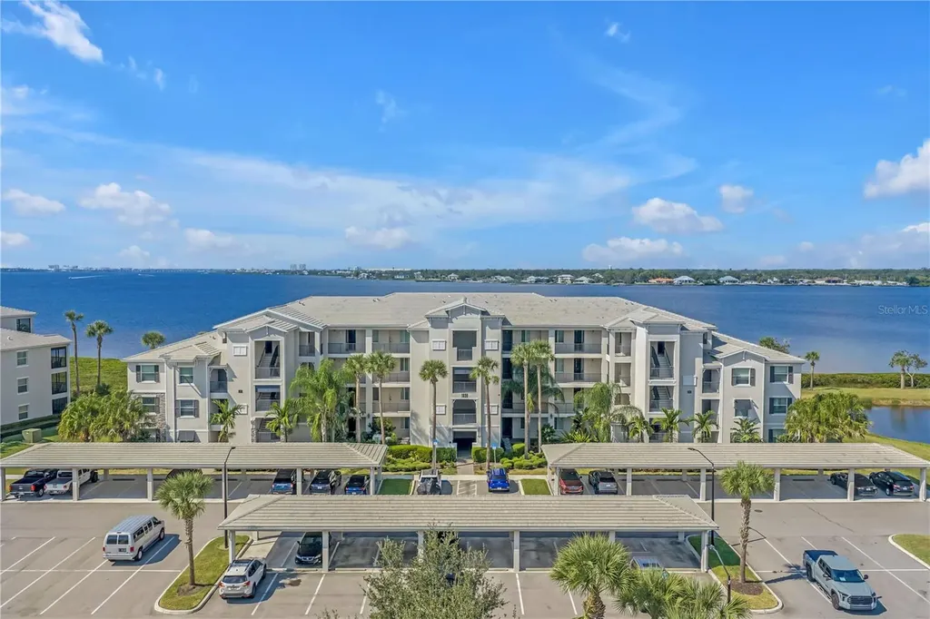 1030 Tidewater Shores Loop Bradenton FL 34208