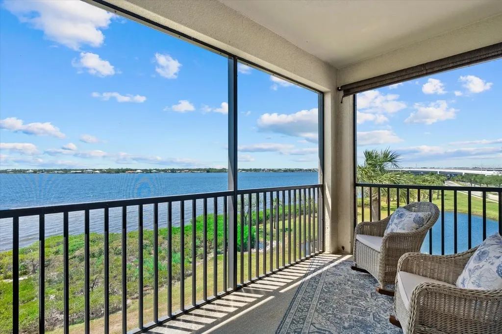 1030 Tidewater Shores Loop Bradenton FL 34208