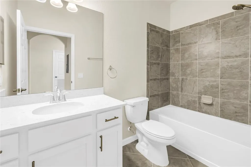 1030 Tidewater Shores Loop Bradenton FL 34208