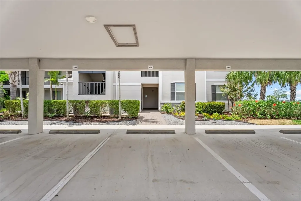 1030 Tidewater Shores Loop Bradenton FL 34208