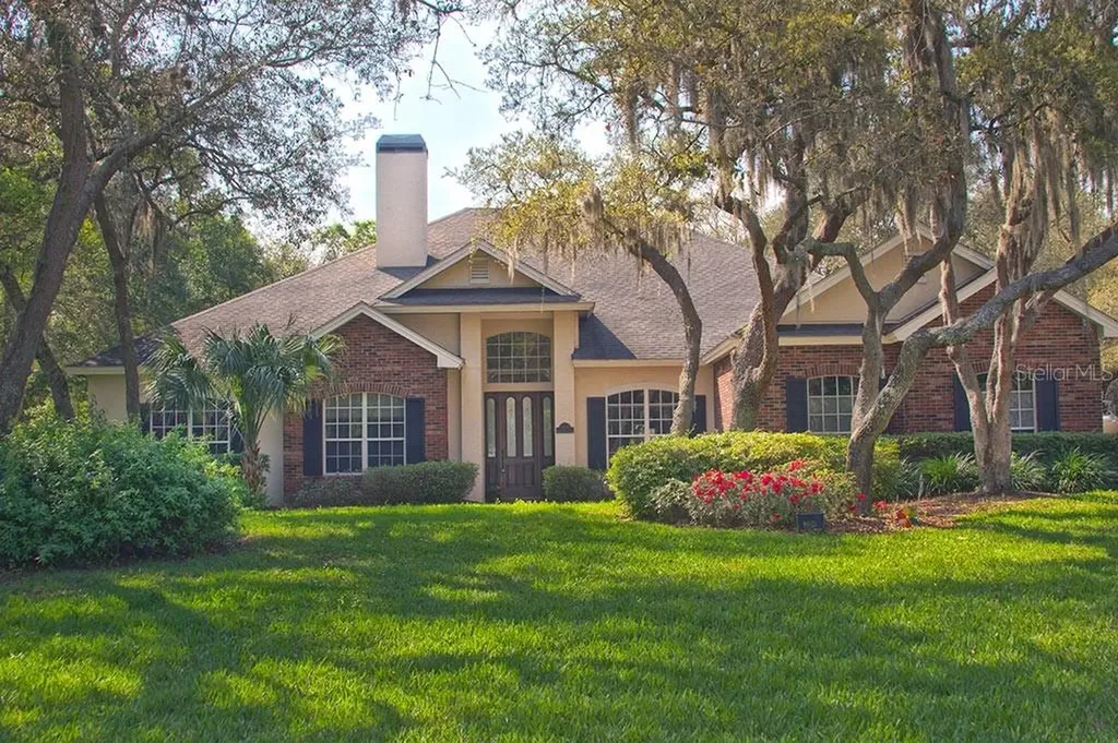 33045 Lake Bend Circle Leesburg FL 34788
