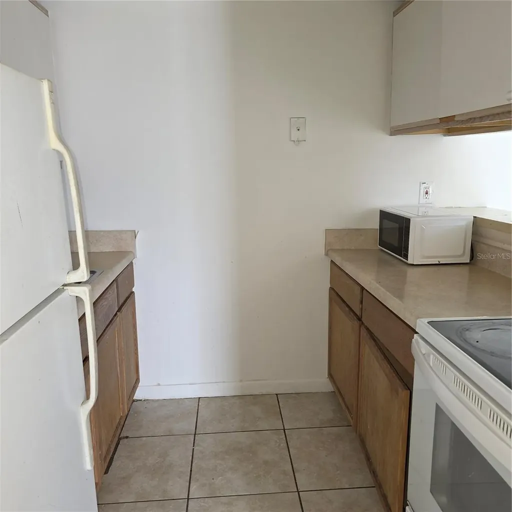 921 W Oak Ridge Road Orlando FL 32809