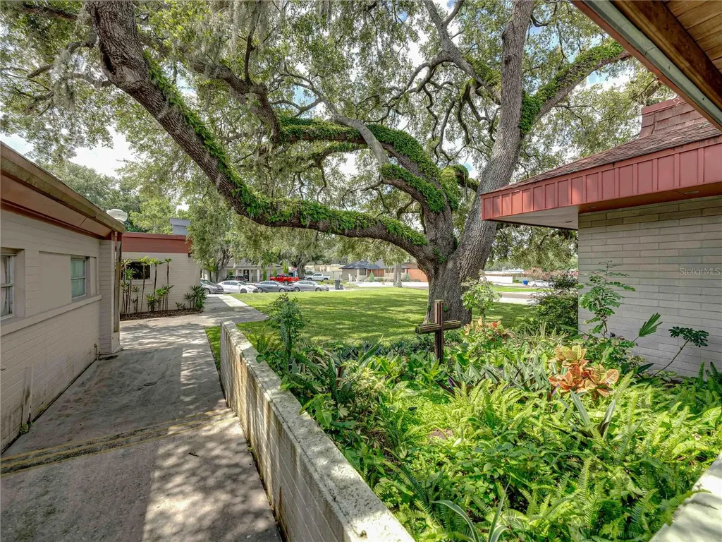 211 Easton Drive Lakeland FL 33803